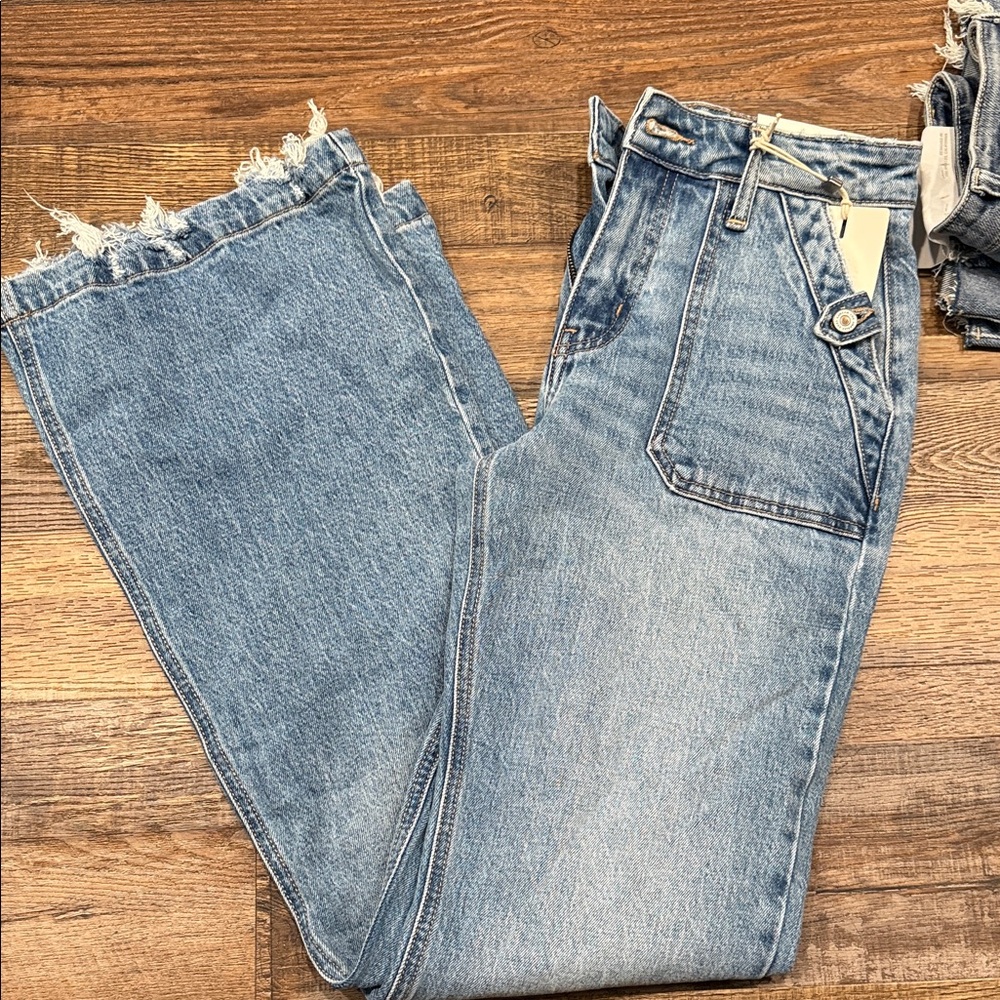 KanCan Light Blue Cropped Jeans
